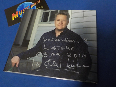 OLLI LINDHOLM - MAAILMA ON KAUNIS CD NIMMARILLA