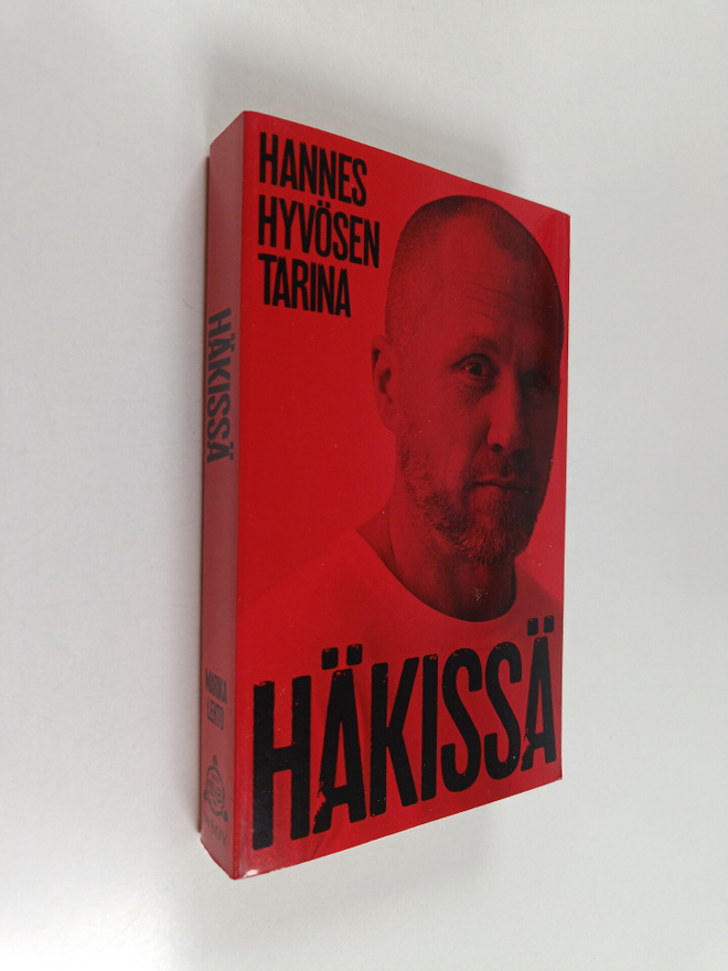 Marika Lehto : Häkissä - Hannes Hyvösen tarina