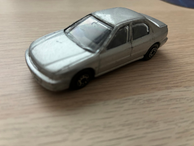 Honda Accord pikkuauto Maisto 1/64