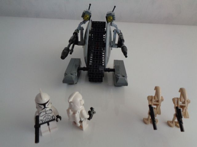 LEGO Star Wars Corporate Alliance Tank Droid 7748