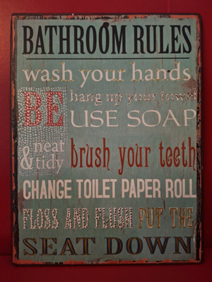 Hauska Bathroom rules -kyltti metallia
