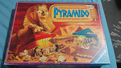 Pyramido peli lautapeli