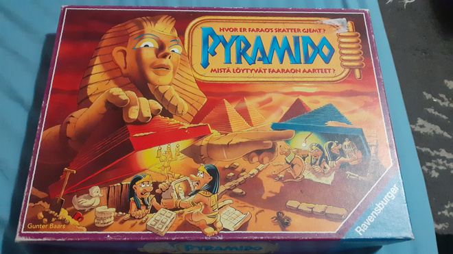 Pyramido peli lautapeli