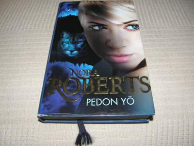 Nora Roberts Pedon yö -sid