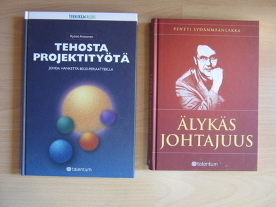 Kirjapaketti Johtajalle / esimiehelle