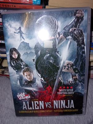 DVD Alien vs. Ninja ( SIS POSTIKULU )