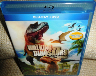 Walking With Dinosaurs [Blu-ray + DVD]