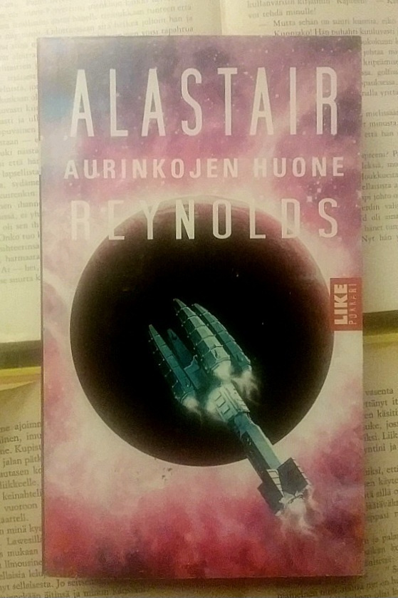 Alastair Reynolds - Aurinkojen huone (pokkari)