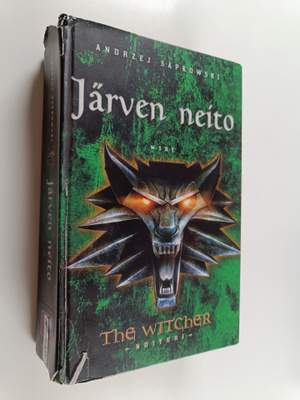 Andrzej Sapkowski : Järven neito