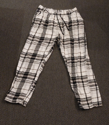 Flanelliset pyjamahousut koko L / XL
