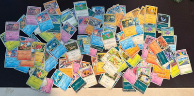Pokemon 151 kortteja
