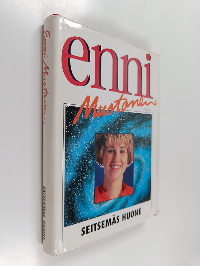 Enni Mustonen : Seitsemäs huone