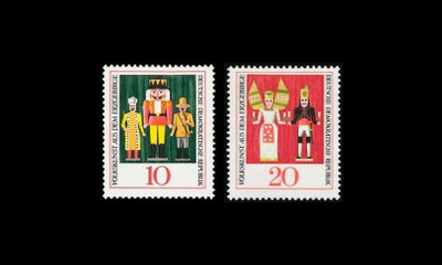DDR 1333-4 ** Kansantaidetta (1967)