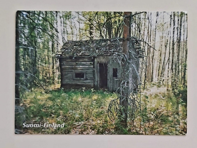"Vanha rakennus metsässä"-KULKEMATON POSTIKORTTI