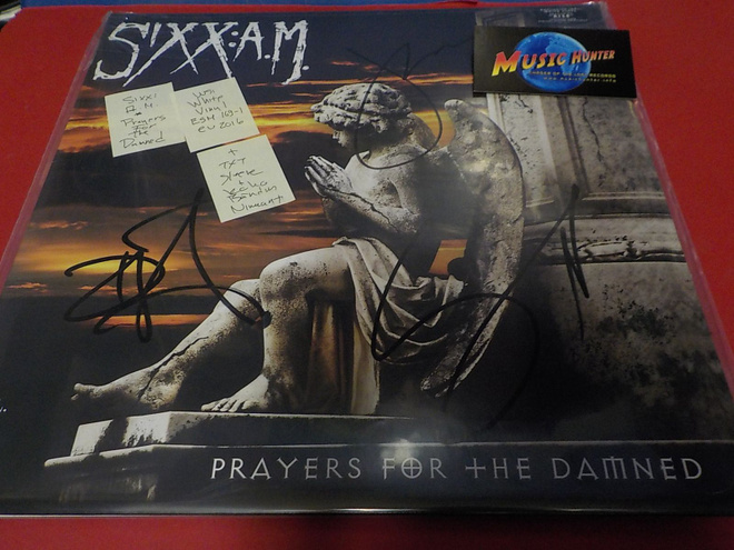 SIXX: A.M. - PRAYERS FOR THE DAMNED LP BÄNDIN NIMMAREILLA