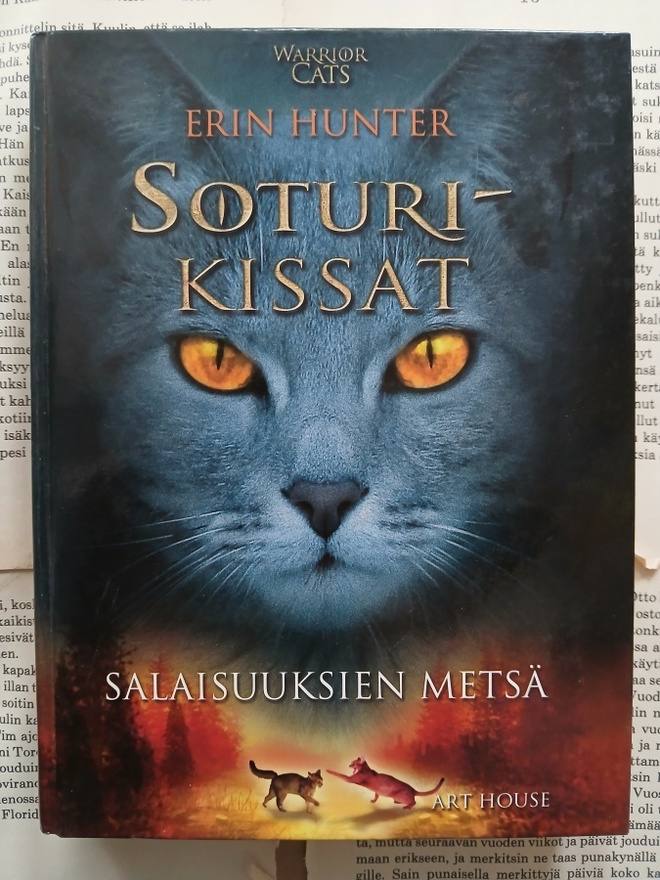 Erin Hunter - Soturikissat: Salaisuuksien metsä (sid.)