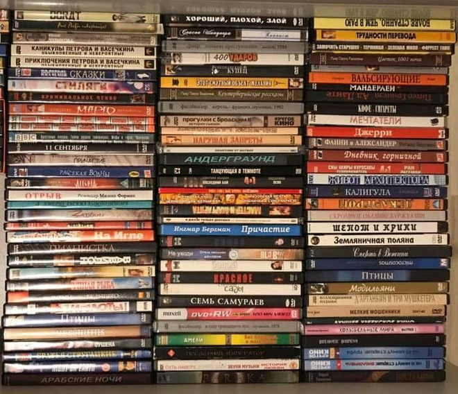 Venäjänkieliset DVD:t, noin 100 kpl
