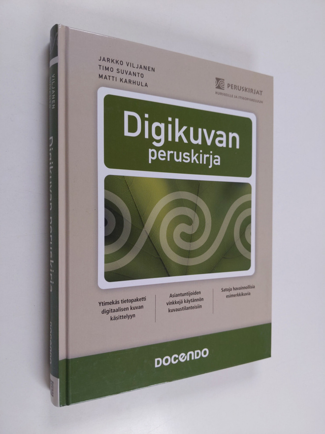 Jarkko Viljanen : Digikuvan peruskirja