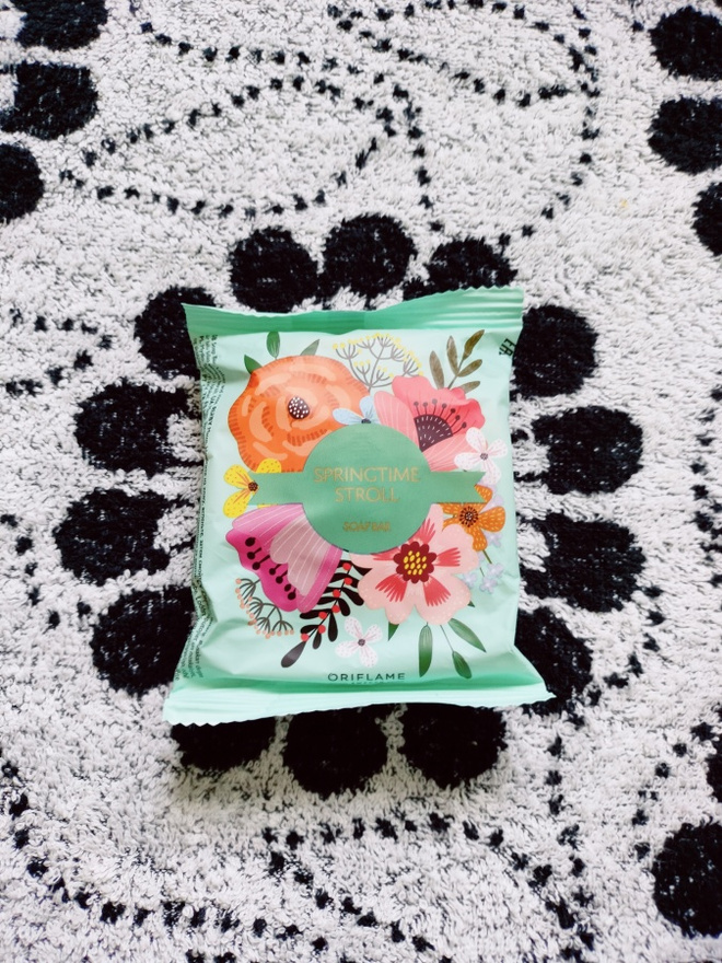~Oriflame Springtime Stroll -palasaippua~