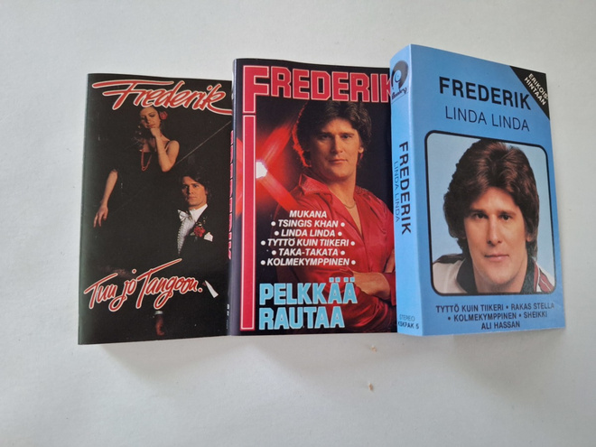 FREDERIK - 3 x Kansipaperit  c-kasettiin