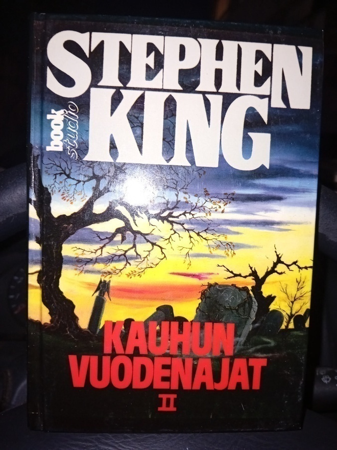 Stephen King  : Kauhun vuodenajat II ( KOVAKANTINEN  )