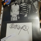 JOHN MAYALL NIMIKIRJOITUS + B/W KUVA - pikkukuva 1