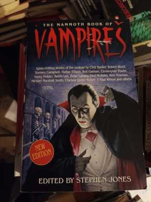 The Mammoth book of vampires