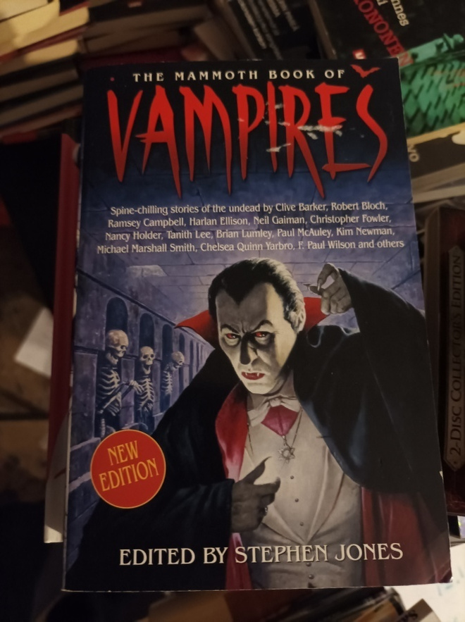 The Mammoth book of vampires