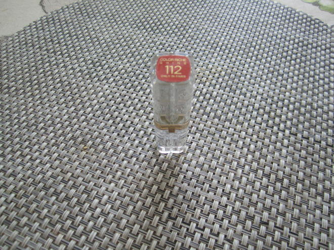 L'oreal  Riche Shine huulipuna väri nro 112
