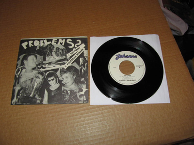 Problems ? 7" Sattuma/Fiiliksellä Mukaan,PS v.1983