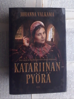 Johanna Valkama - Katariinanpyörä (sid.)