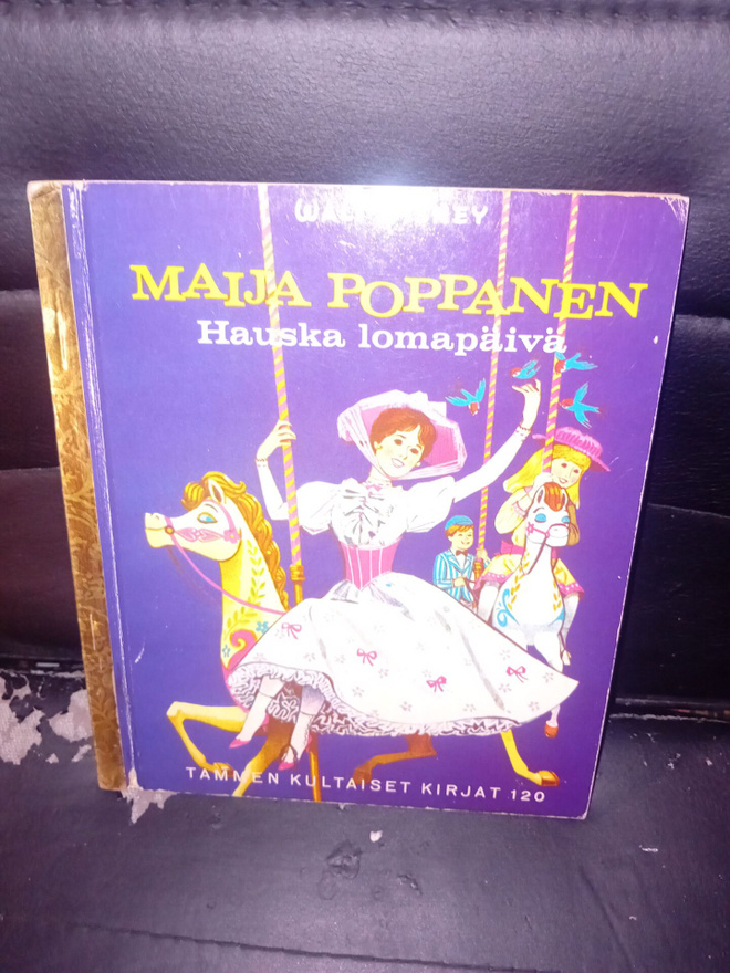 TKK 120 Maija Poppanen hauska lomapäivä  ( SIS POSTIKULU