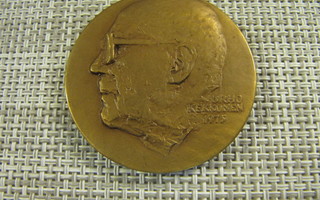 Urho Kekkonen 75 V mitali 1975 /Toivo Jaatinen 1975