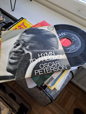 The Oscar Peterson Trio vinyylisingle