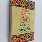 Peter Tremayne : Valley of the shadow : a Sister Fidelma ... - pikkukuva 1