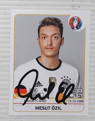 Mesut Özil Saksa signed
