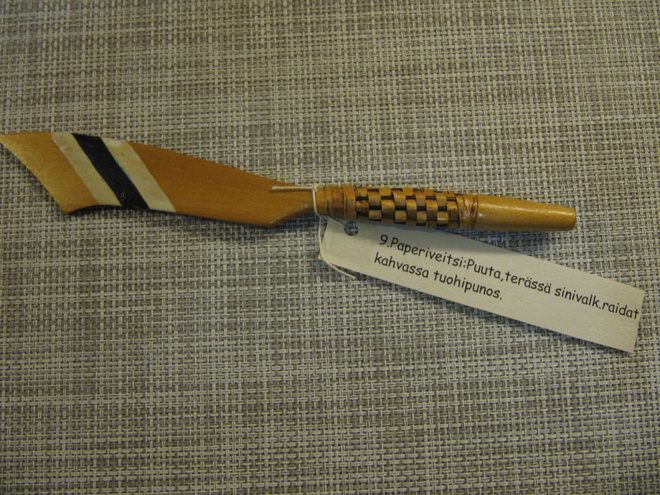Paperiveitsi.
