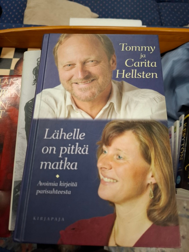 Tommy & Carita Hellsten Lähelle on pitkä matka