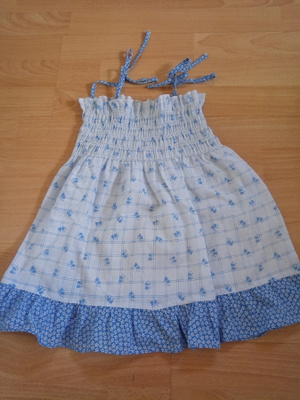 Sininen mekko