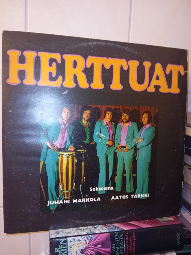 LP HERTTUAT  ( SIS POSTIKULU )