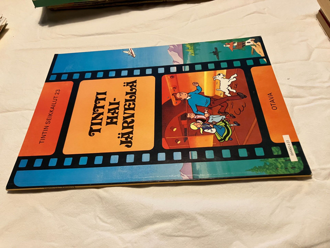 TINTIN SEIKKAILUT 23 HAIJÄRVELLÄ HYVÄ