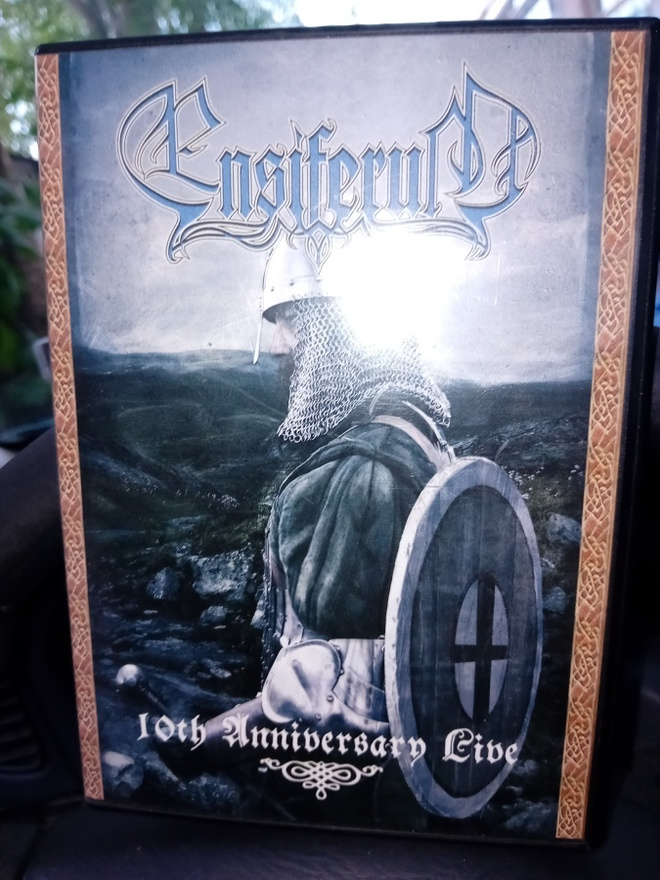 DVD ENSIFERUM 10TH ANNIVERSARY LIVE ( SIS POSTIKULU  )
