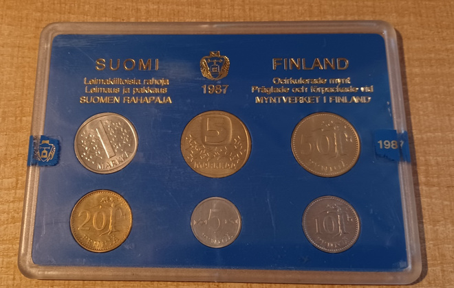 Markkarahasarja 1987N Sinetöity Rahat UNC Muovit OK.