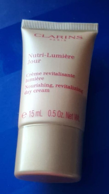 Clarins Nutri Lumiere Jour päivävoide