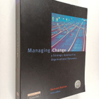 Bernard Burnes : Managing change : a strategic approach t... - pikkukuva 1