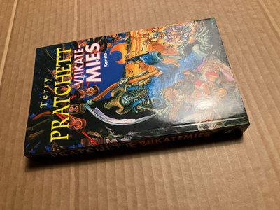 TERRY PRATCHETT VIIKATEMIES POKKARI 2002 HYVÄ