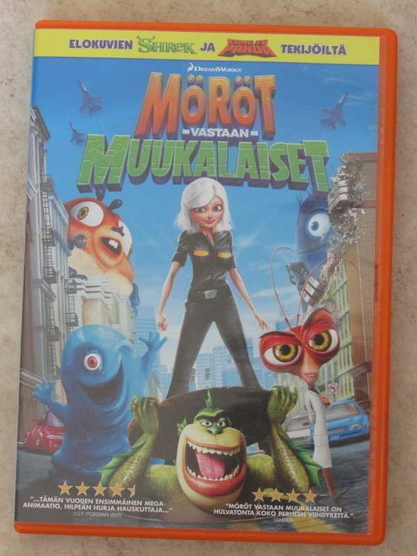 Möröt vastaan muukalaiset, DVD.