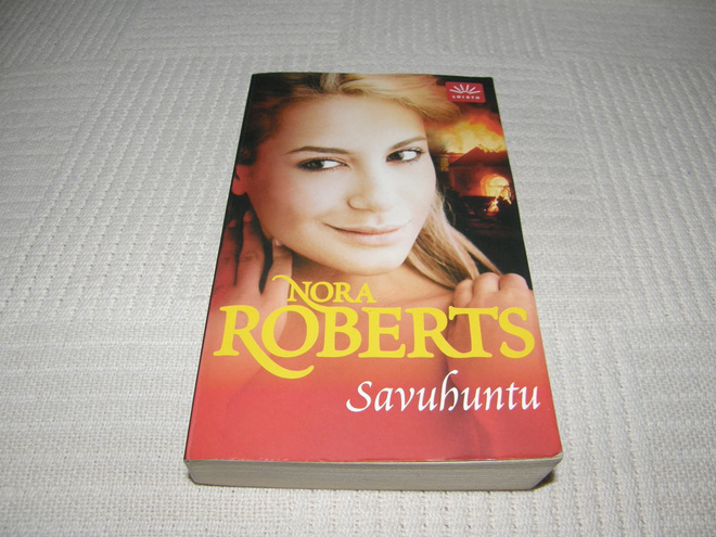 Nora Roberts Savuhuntu  -pok