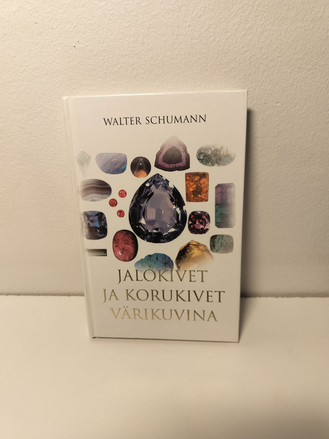 Jalokivet ja korukivet värikuvina
