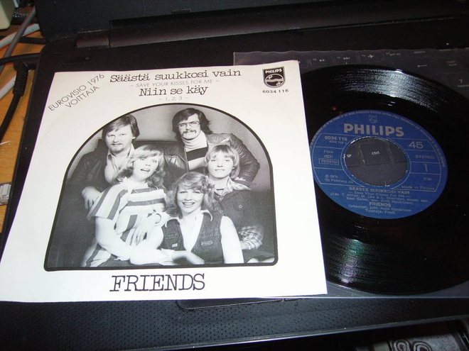 7" single : Friends : Säästä suukkosi vain ( 1976 )